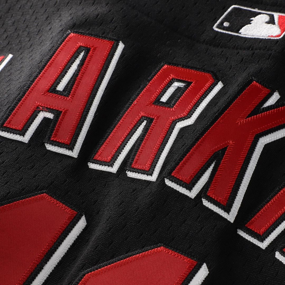Barry Larkin Cincinnati Reds Mitchell & Ness Cooperstown Collection Mesh Batting Practice Button-Up Jersey - Black | MLB Fan Gear